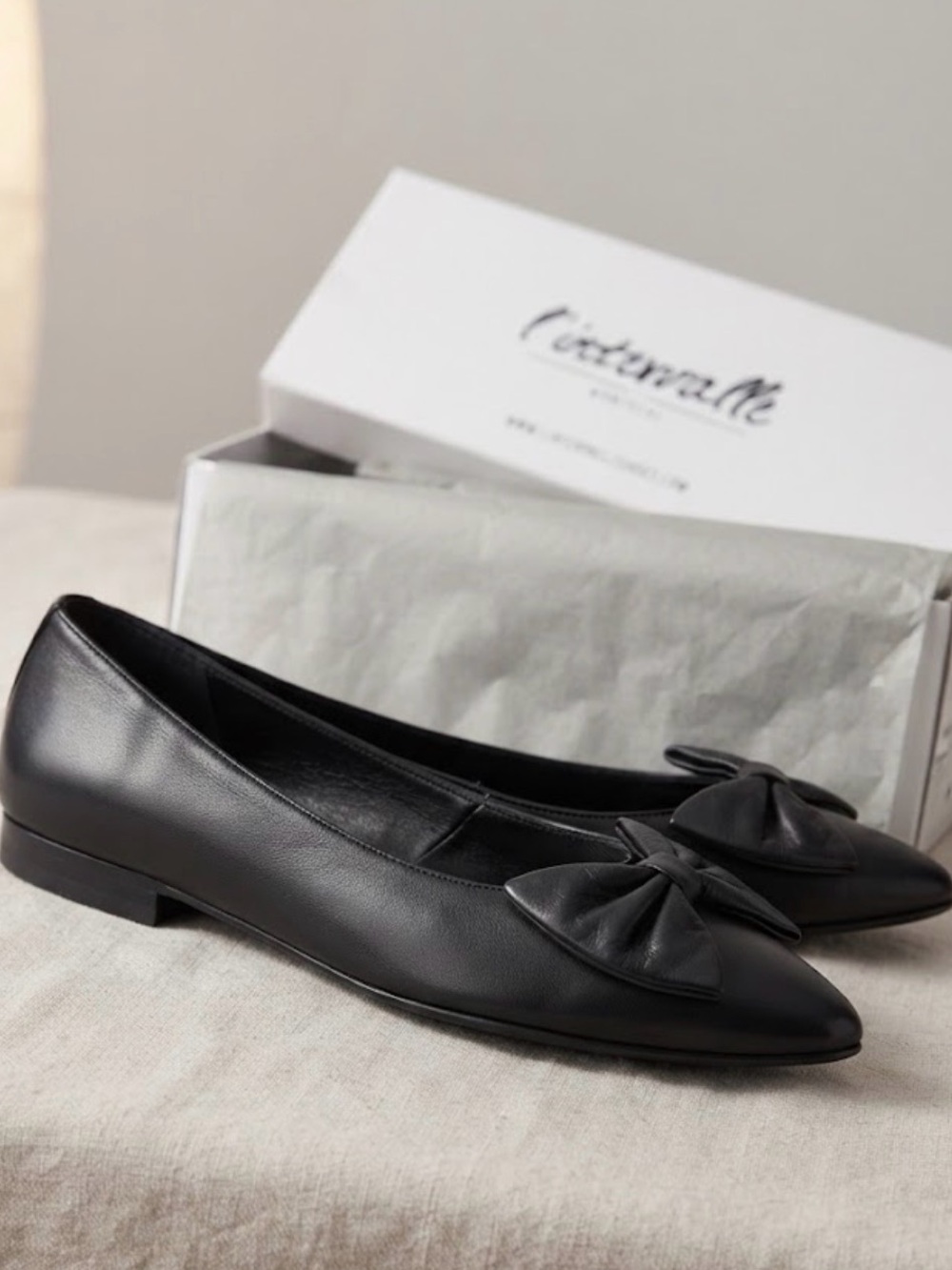 L'Intervalle Ulwin Black Leather Bow Flats